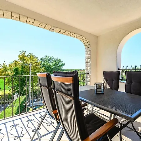 1 Bedroom بيت للعطل Ferenci