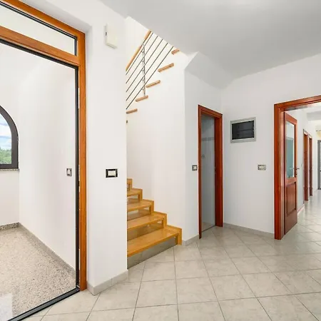 بيت للعطل 1 Bedroom Ferenci